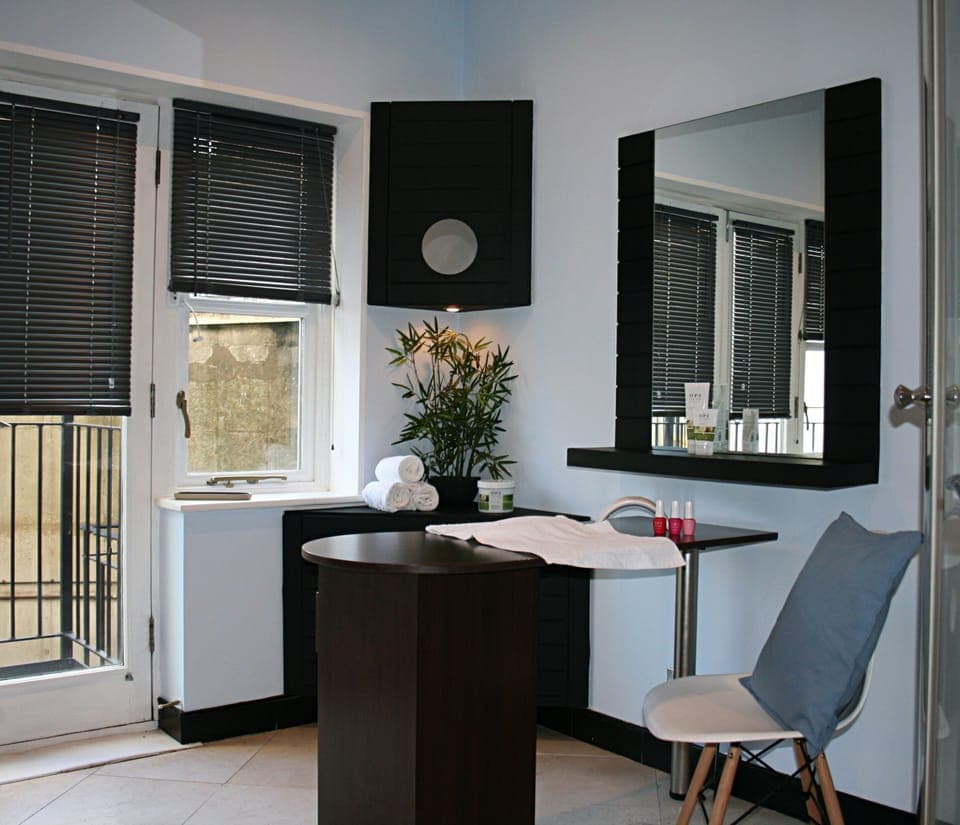 Couples treatment rooms, body treatments, aromatherapy