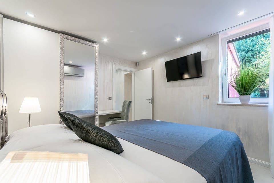 Villa | 2 bedrooms, iron/ironing board, free WiFi, bed sheets