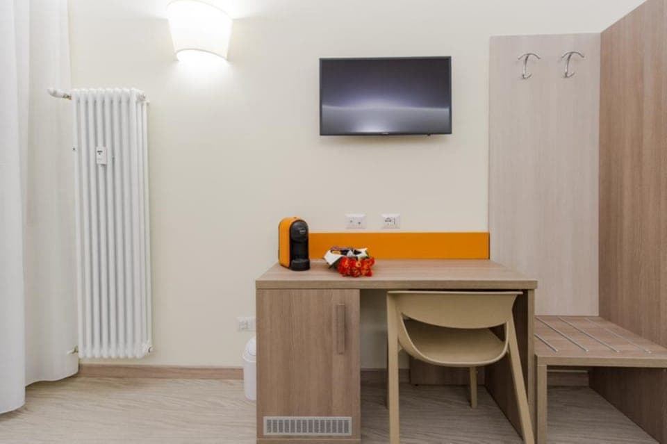 Superior Suite, Private Bathroom, City View | Minibar, in-room safe, individually furnished, desk