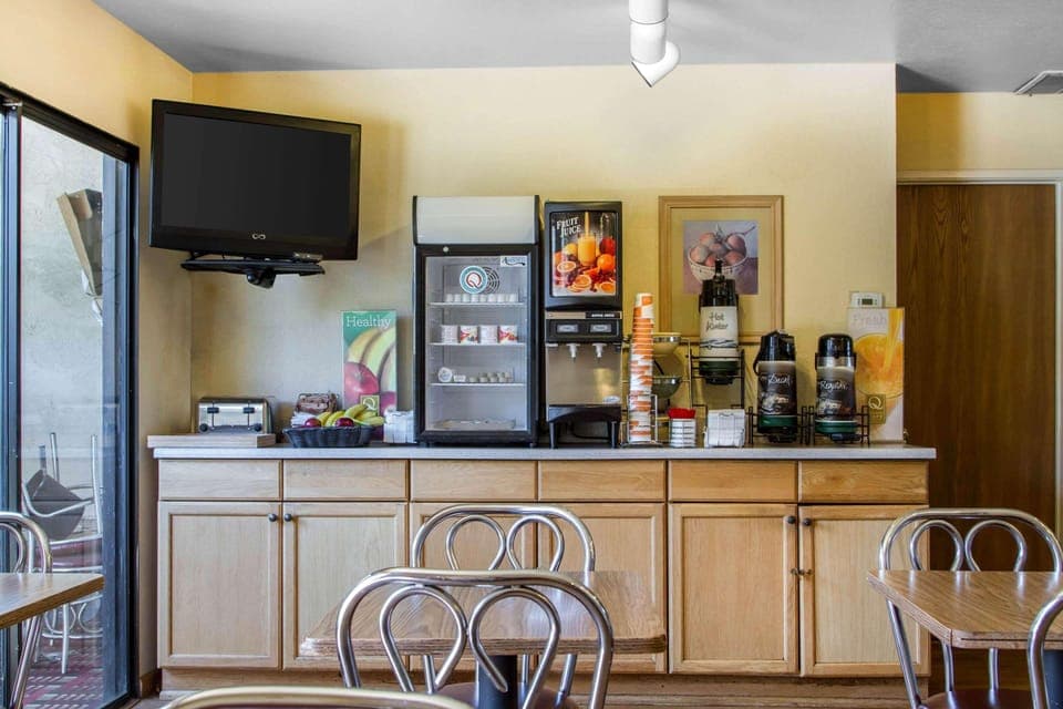 Free daily self-serve breakfast