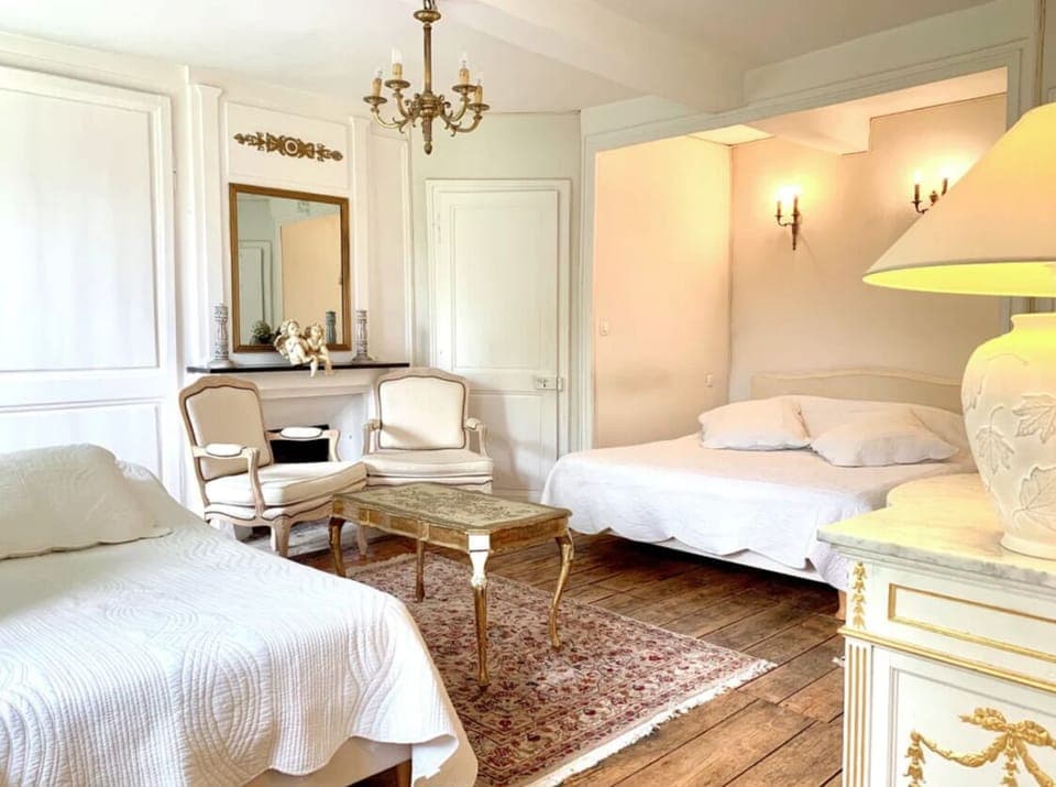 Basic Room | Individually decorated, individually furnished, soundproofing