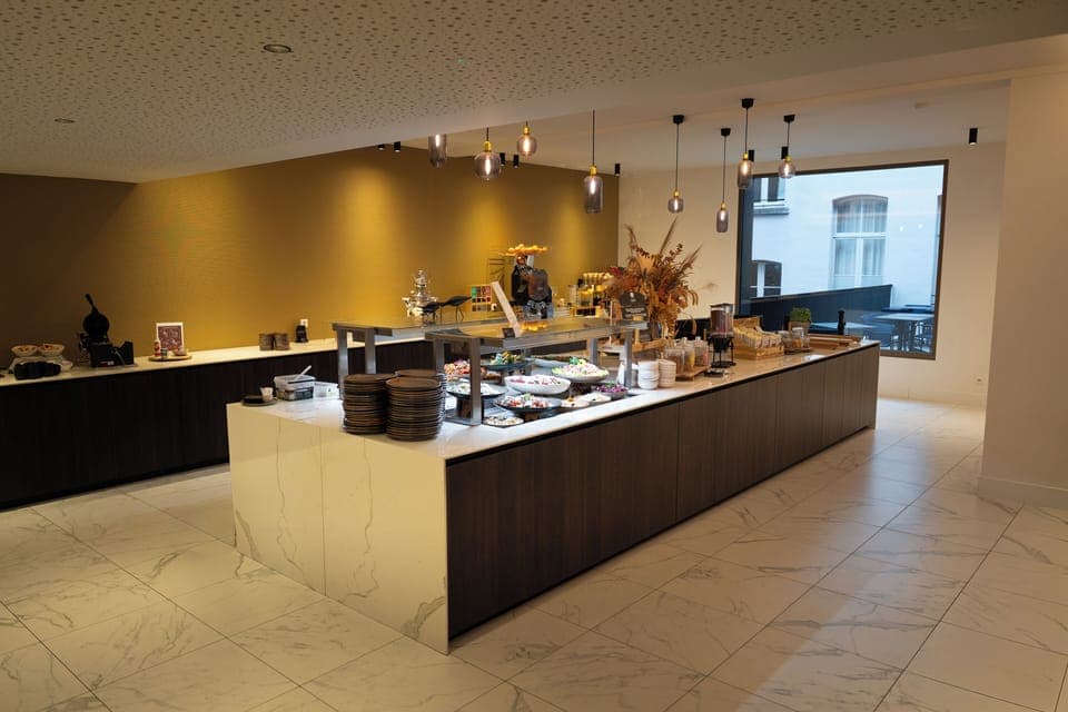 Daily buffet breakfast (EUR 26.50 per person)