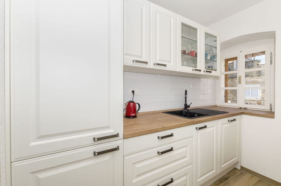 House | Private kitchen | Fridge, oven, stovetop, dishwasher