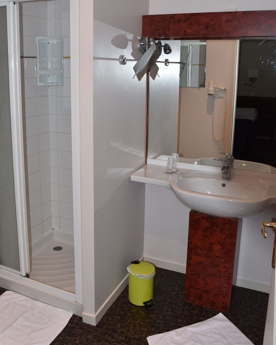 Free toiletries, hair dryer