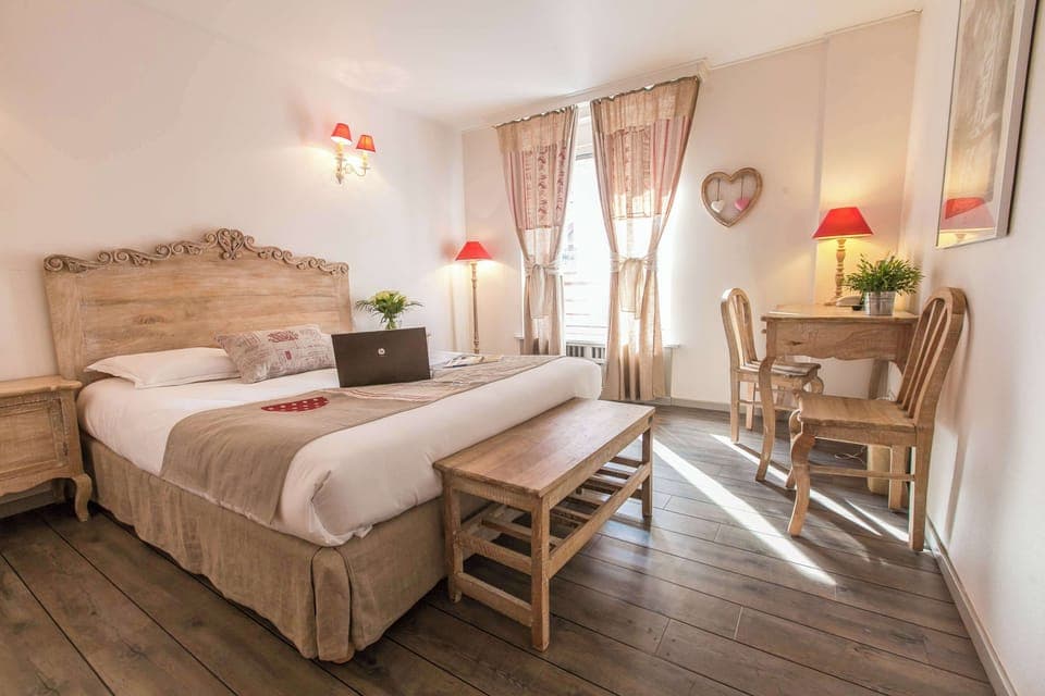 Comfort Double Room | Desk, free WiFi, bed sheets