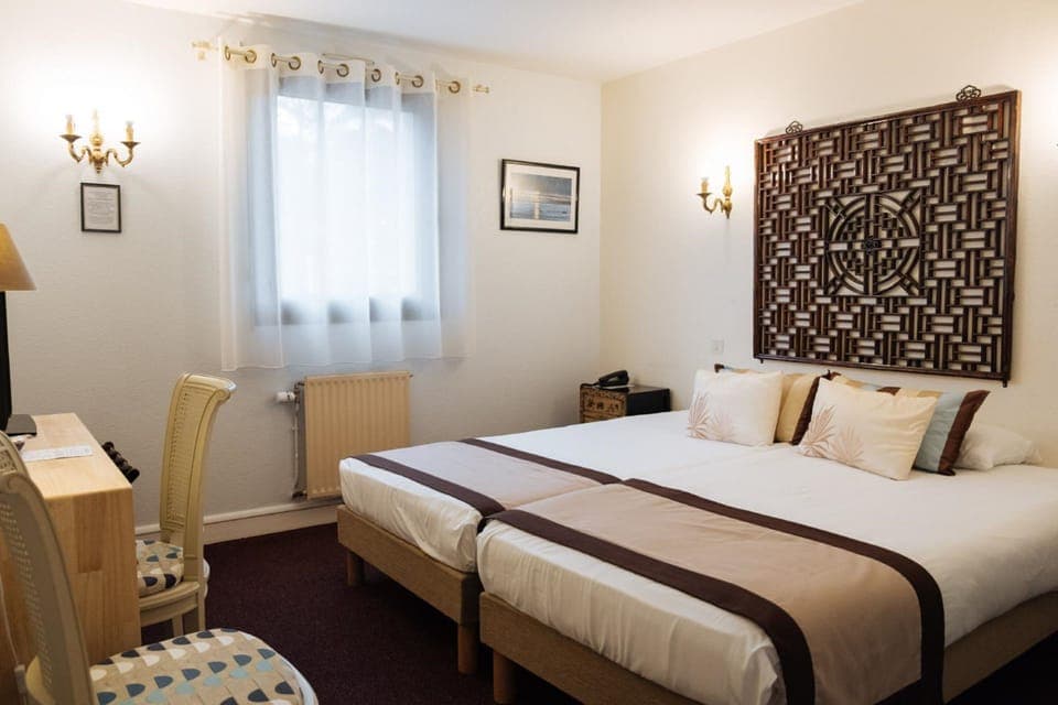 Standard Room, 2 Twin Beds | In-room safe, soundproofing, free WiFi