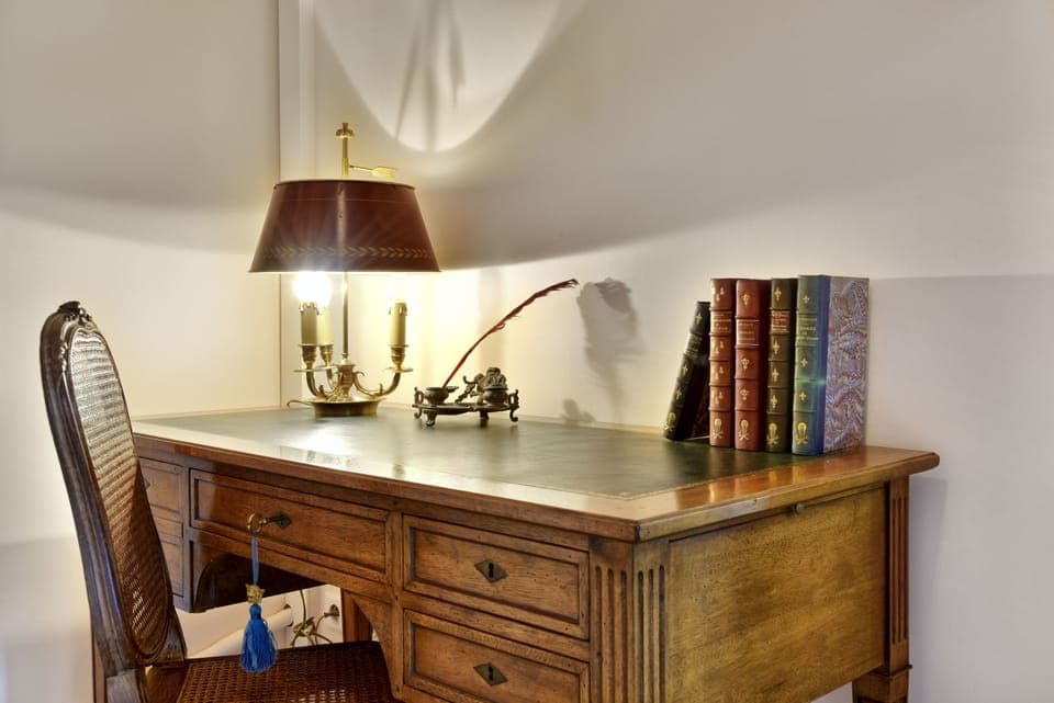 Room (Le Parlement de Bretagne) | Room amenity