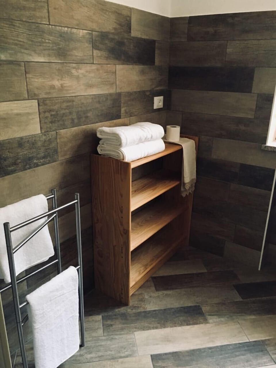 Apartment, 2 Bedrooms | Bathroom amenities | Shower, free toiletries, hair dryer, slippers