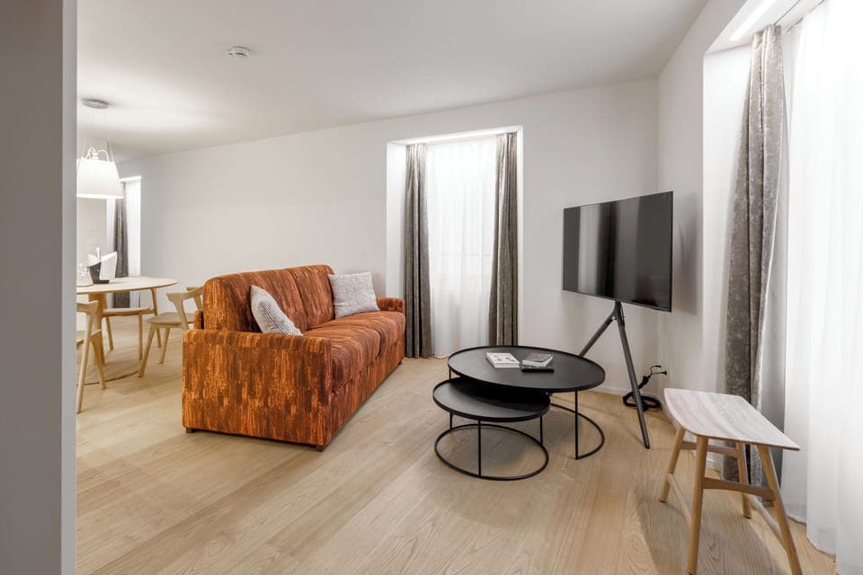 Basic Duplex | Living area | LED TV, heated floors