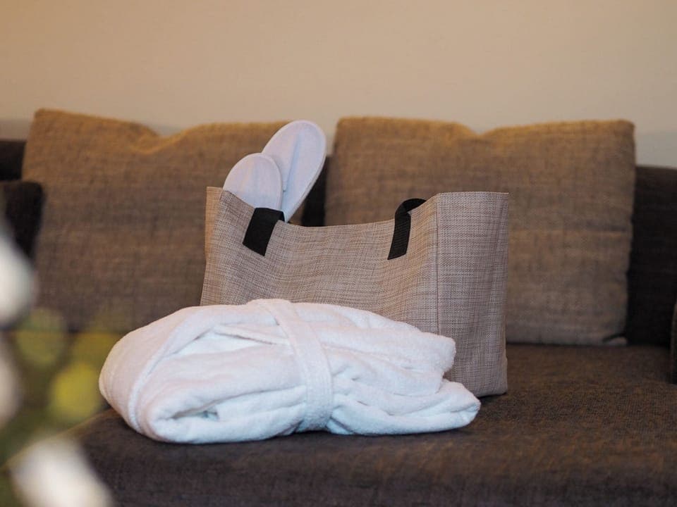 weite.pur | Living area | 26-inch flat-screen TV with cable channels