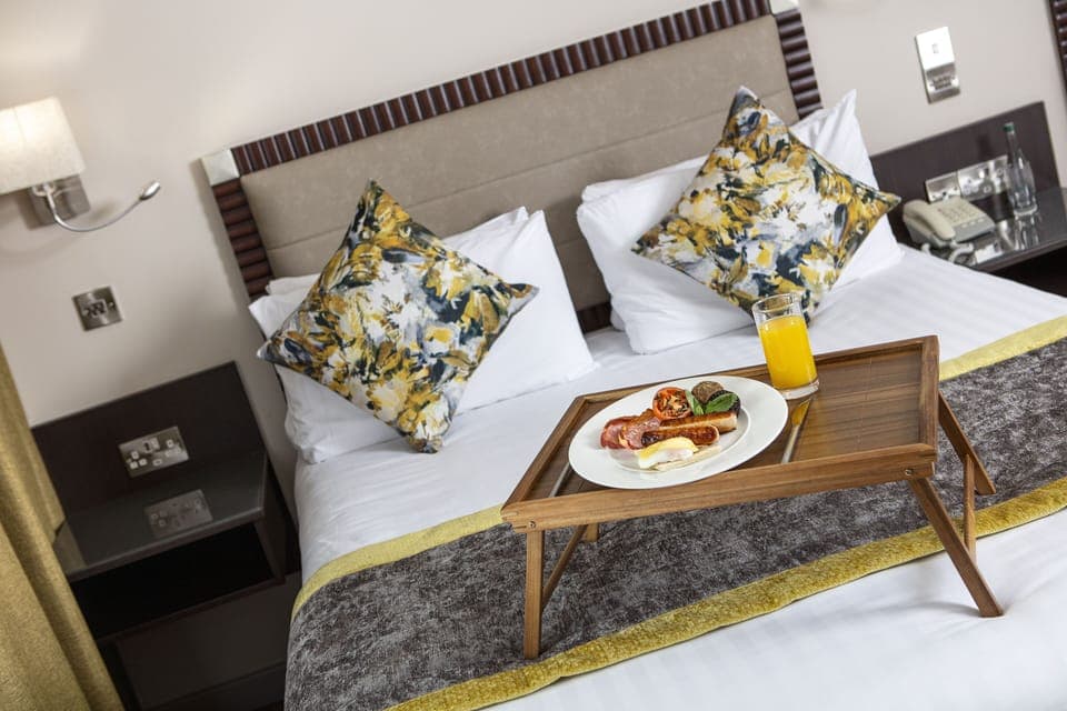 Hypo-allergenic bedding, Select Comfort beds, in-room safe, desk