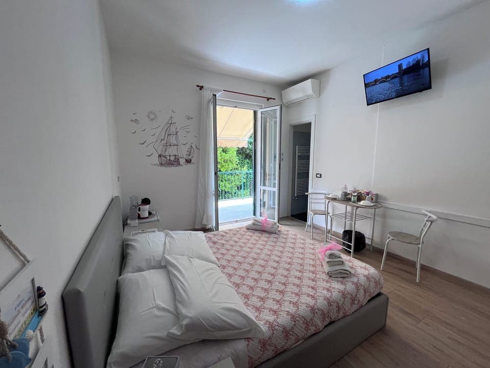 In-room safe, desk, free WiFi, bed sheets