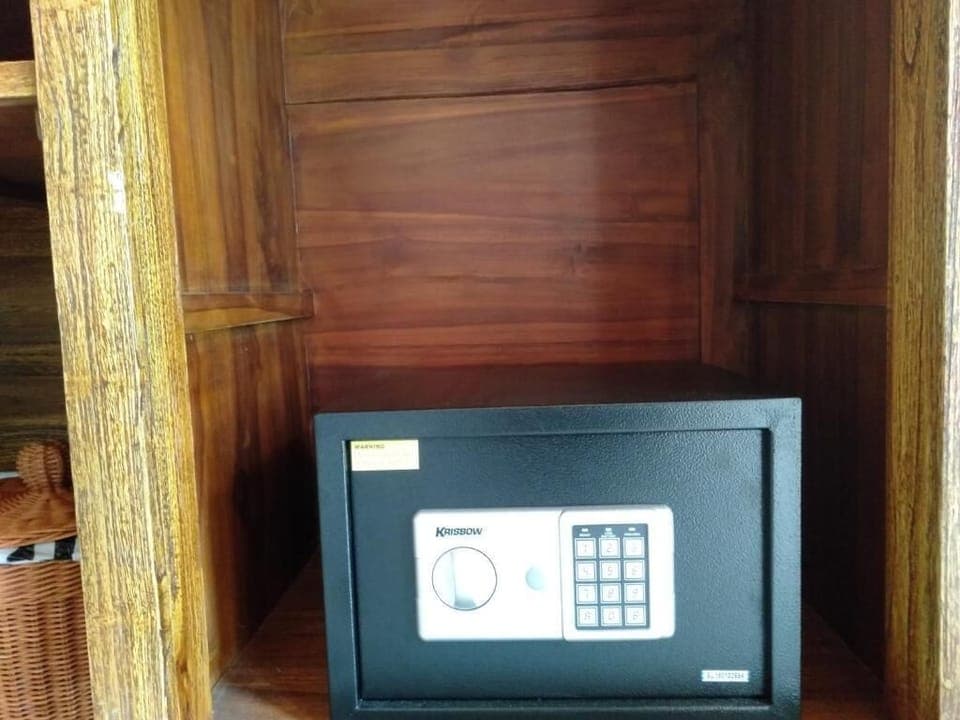 In-room safe, blackout drapes, rollaway beds, free WiFi