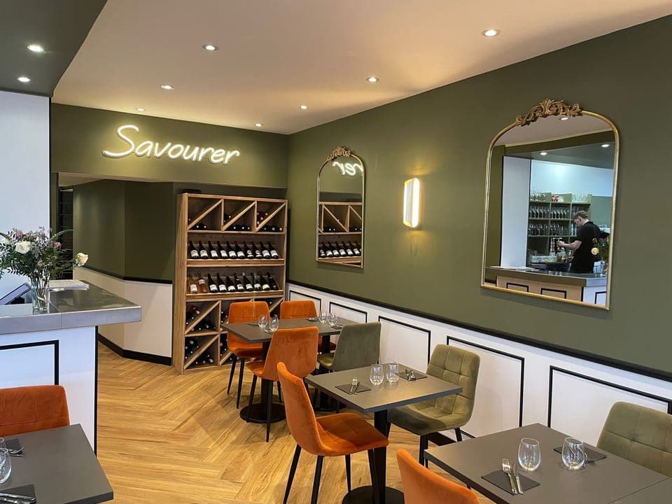 Breakfast, lunch and dinner served