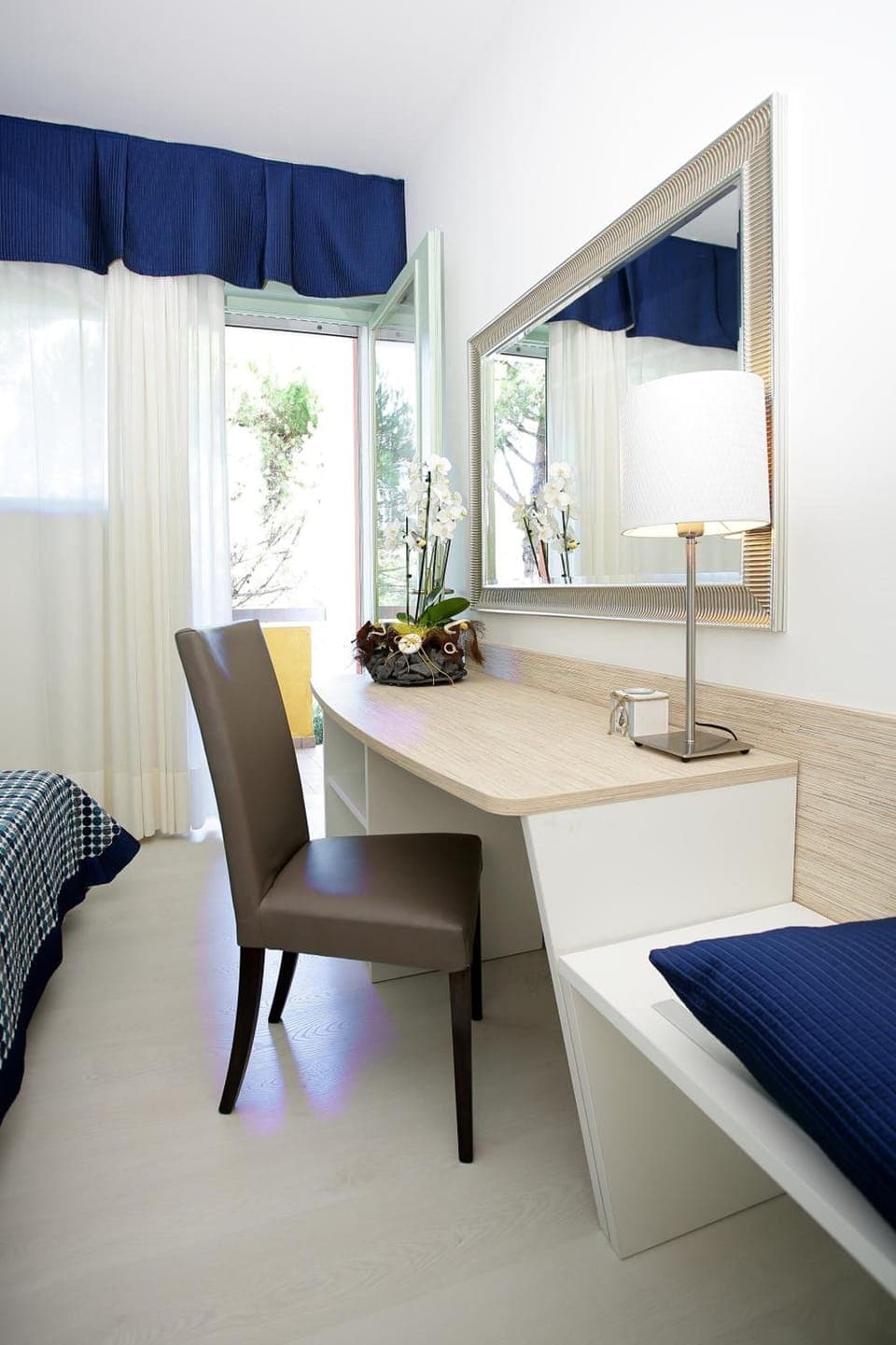 Minibar, in-room safe, desk, free WiFi