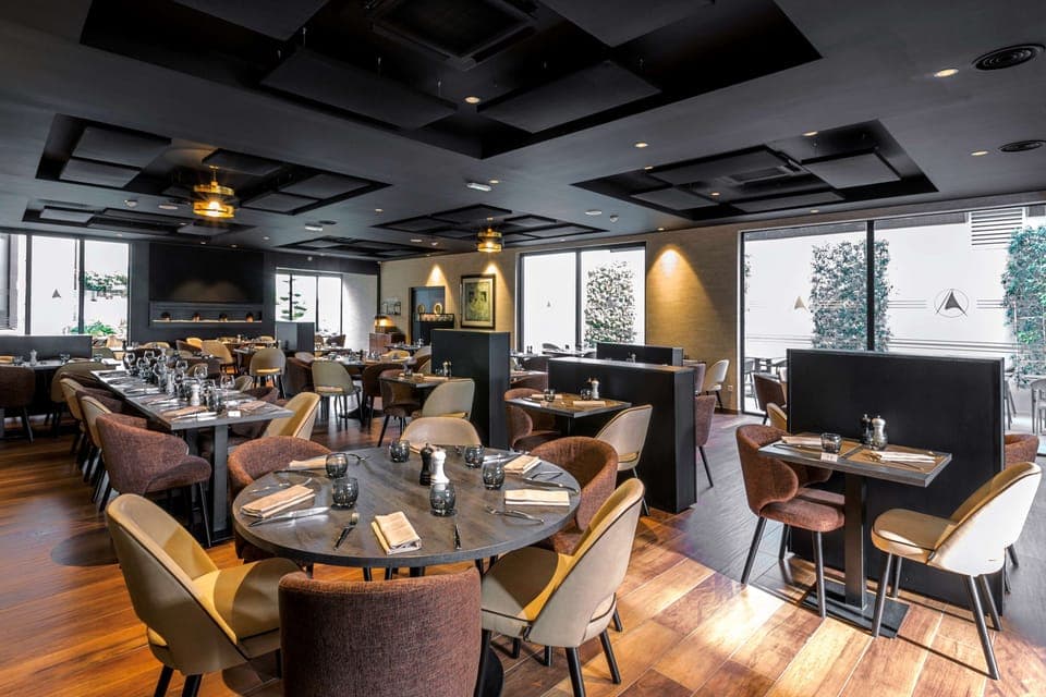 Lunch and dinner served