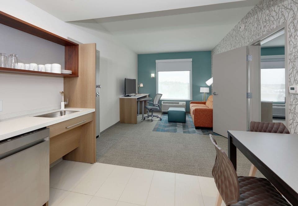 In-room safe, desk, laptop workspace, blackout drapes