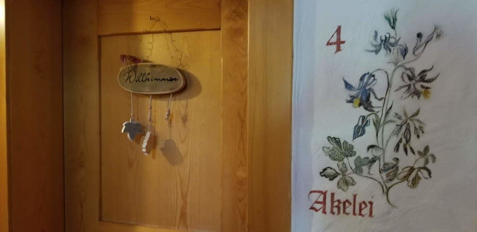 Apartment | Minibar, in-room safe, individually decorated, individually furnished