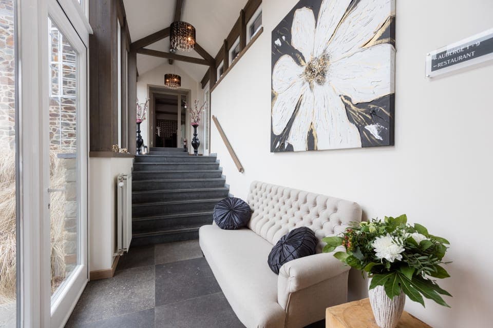 Check-in/check-out kiosk