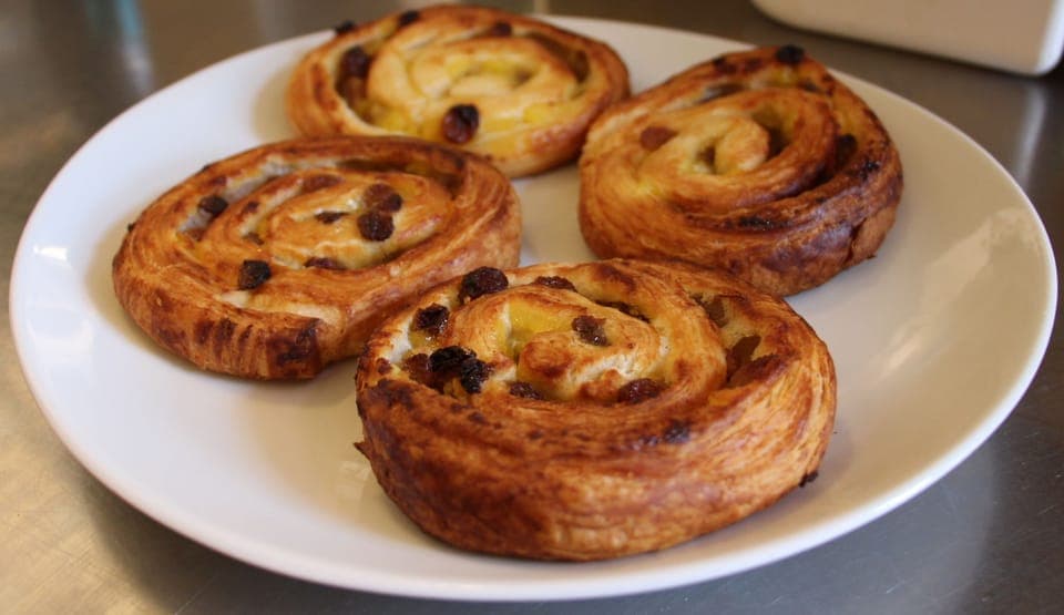 Daily buffet breakfast (EUR 9 per person)