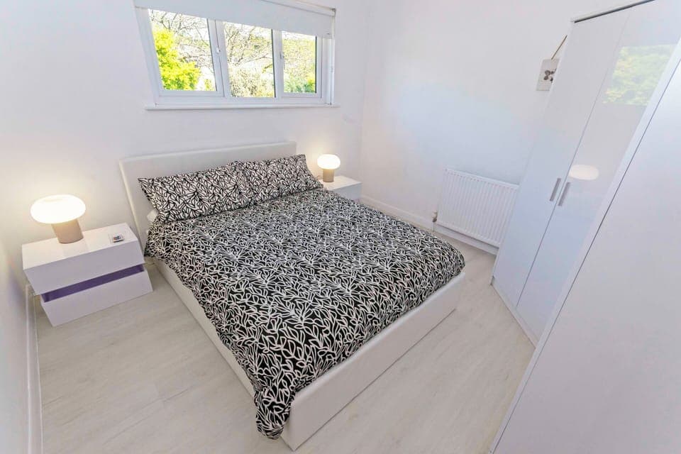 House (6 Bedrooms) | Interior