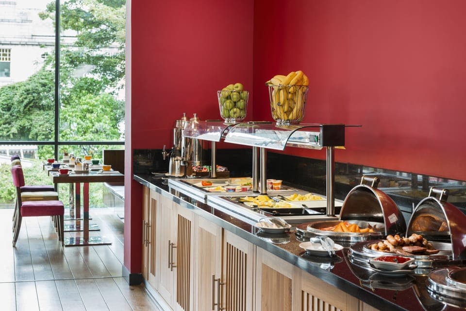 Daily buffet breakfast (GBP 15 per person)