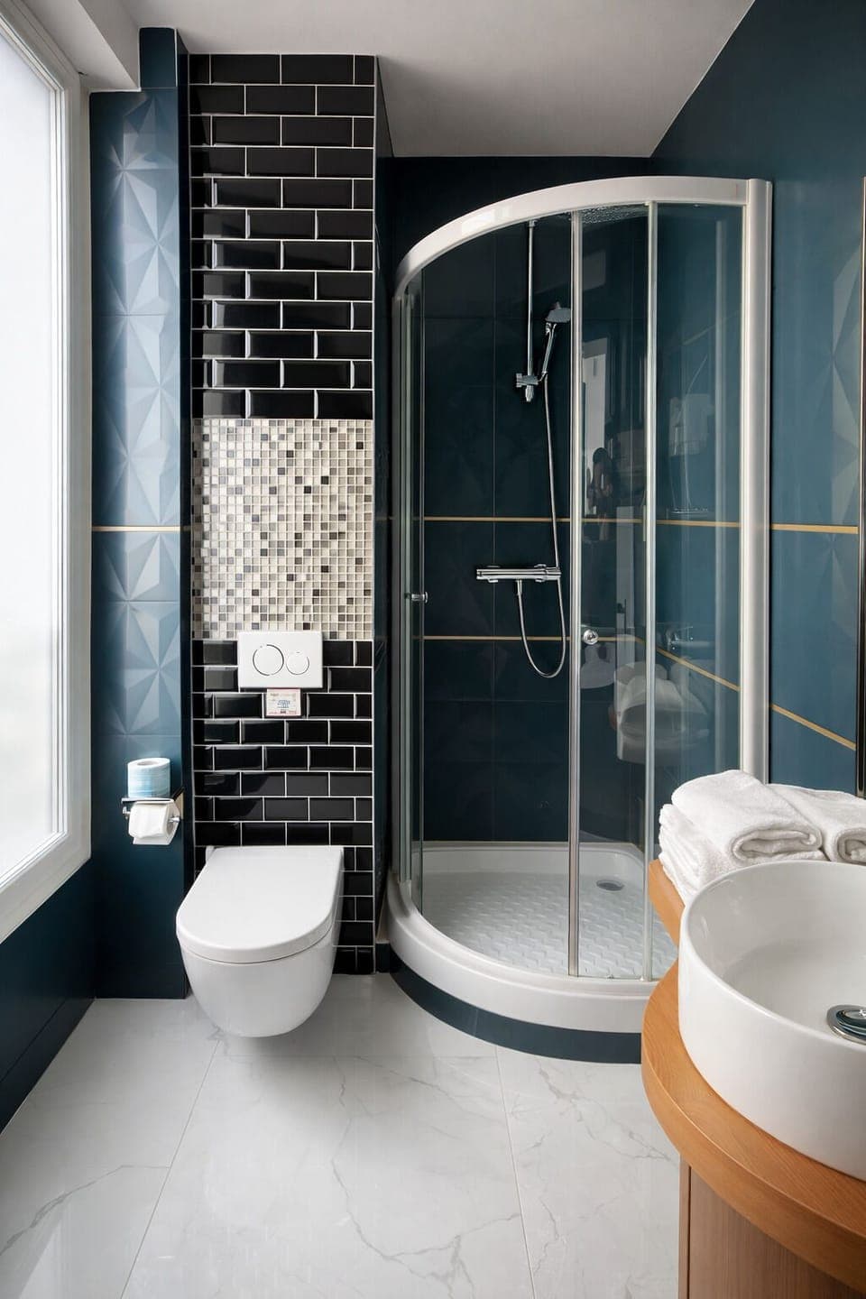 Classic Double or Twin Room | Bathroom | Shower, hair dryer, towels