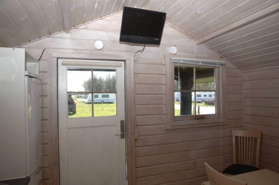 Standard Cottage, 2 Bedrooms, Shared Bathroom | Room amenity