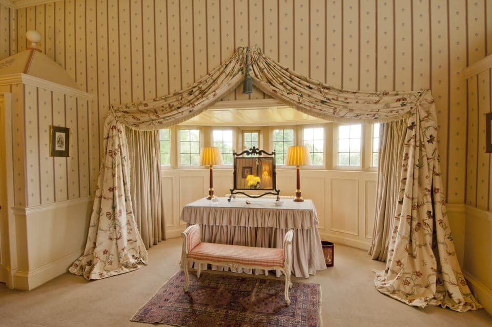 Royal Room (Four Poster) | Premium bedding, in-room safe, desk, soundproofing