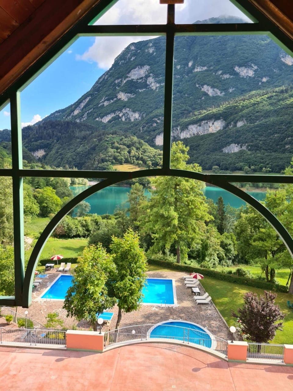 Seasonal outdoor pool, pool umbrellas, sun loungers
