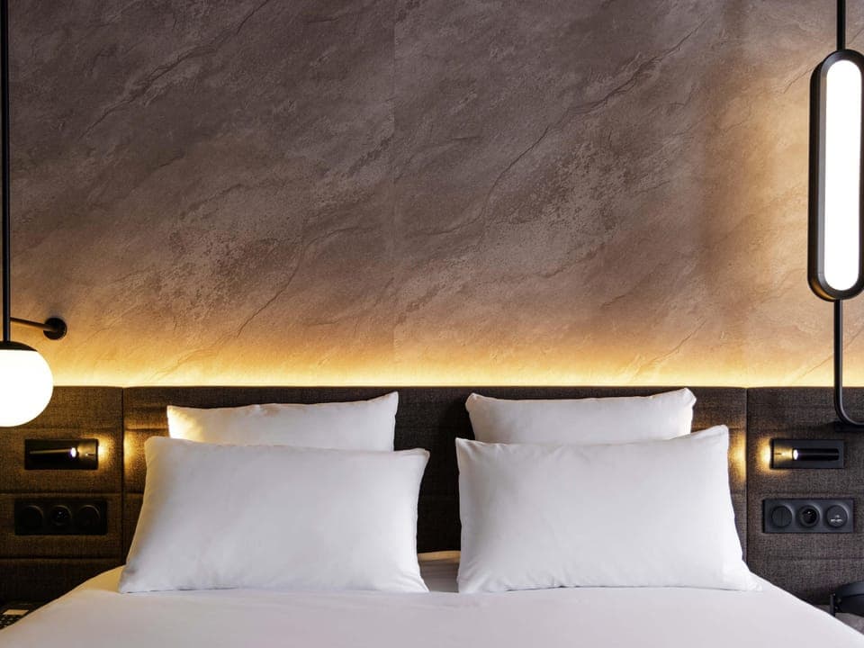 Premium bedding, in-room safe, desk, laptop workspace