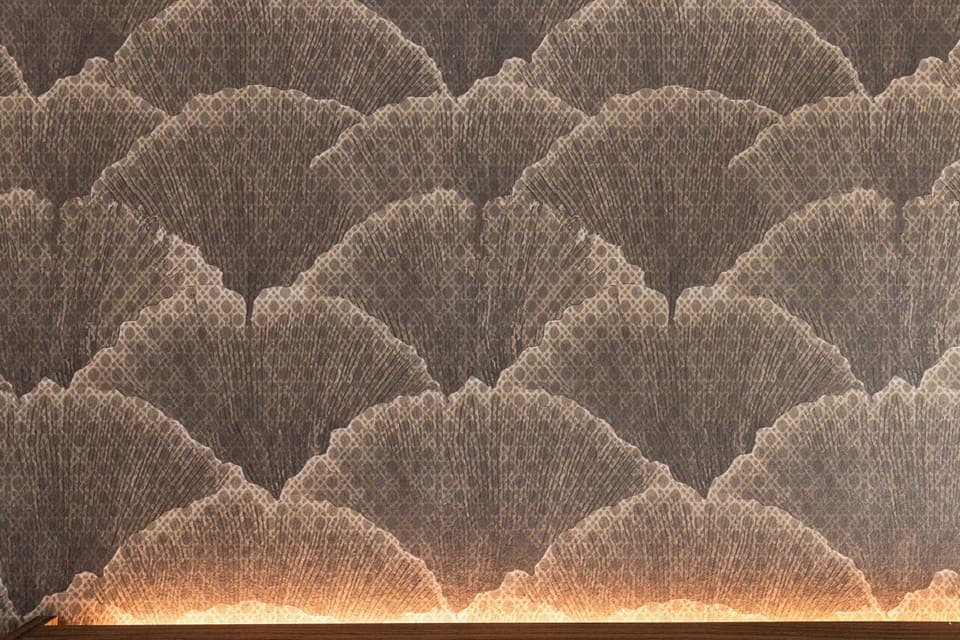 Down comforters, in-room safe, desk, soundproofing