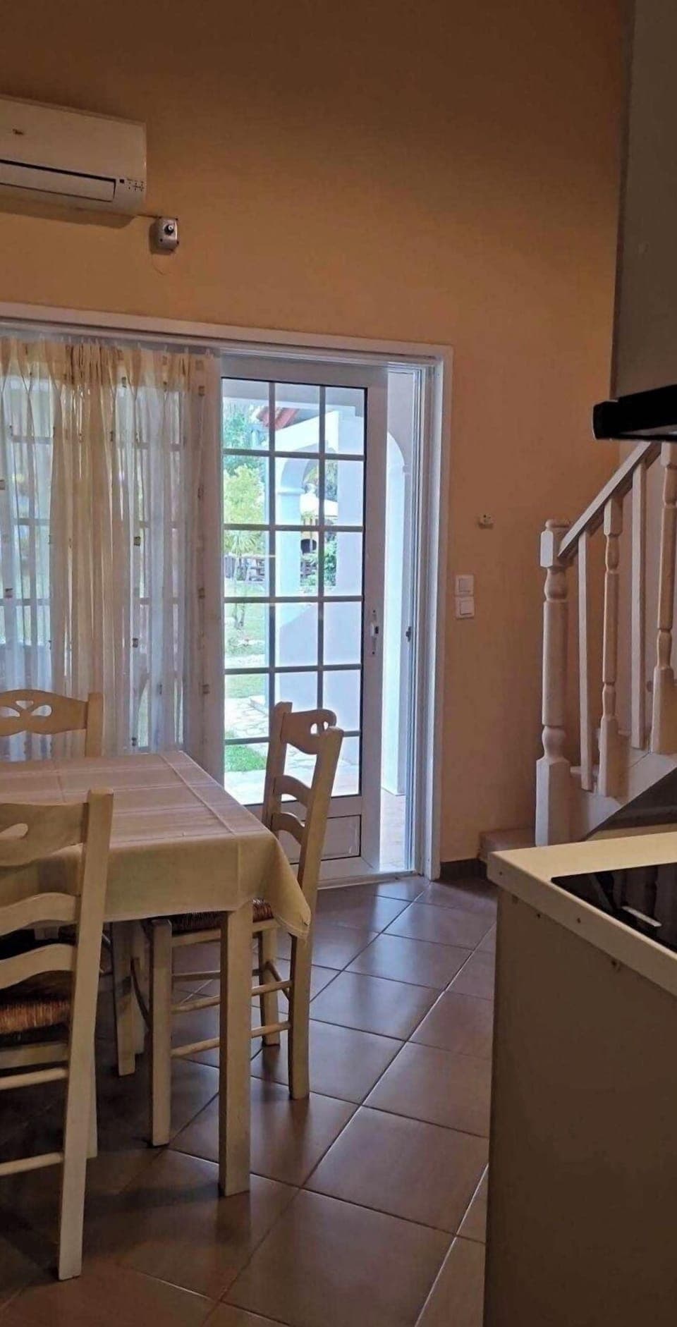 Family Duplex | Blackout drapes, bed sheets