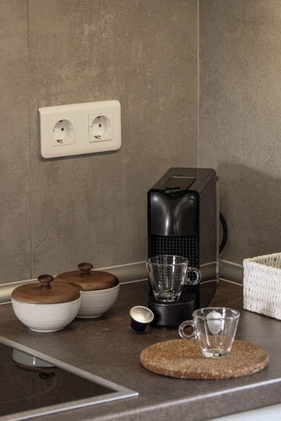 Full-size fridge, microwave, stovetop, coffee/tea maker