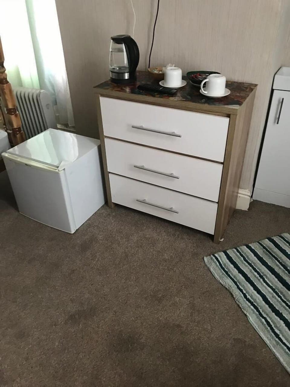 Iron/ironing board, free WiFi, bed sheets