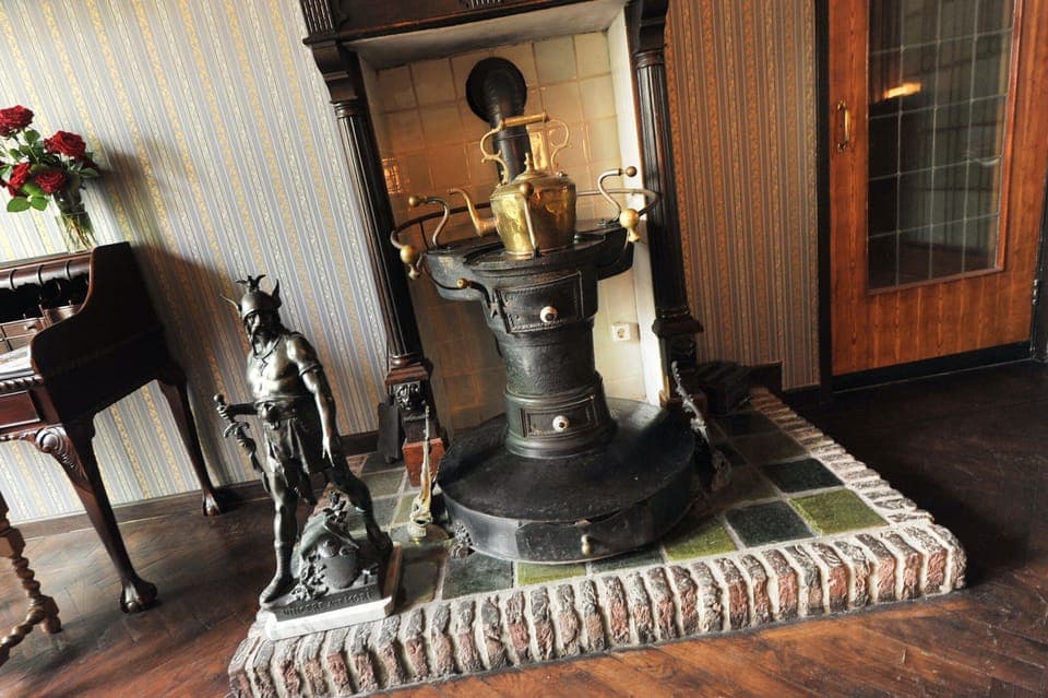 Studio Suite | In-room safe, desk, blackout drapes, iron/ironing board