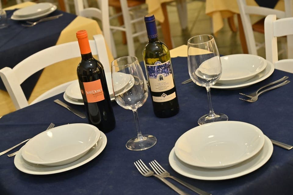 Lunch and dinner served