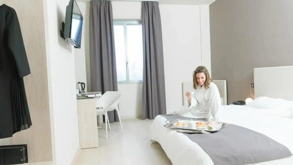 Plus Double | Down comforters, minibar, in-room safe, individually furnished