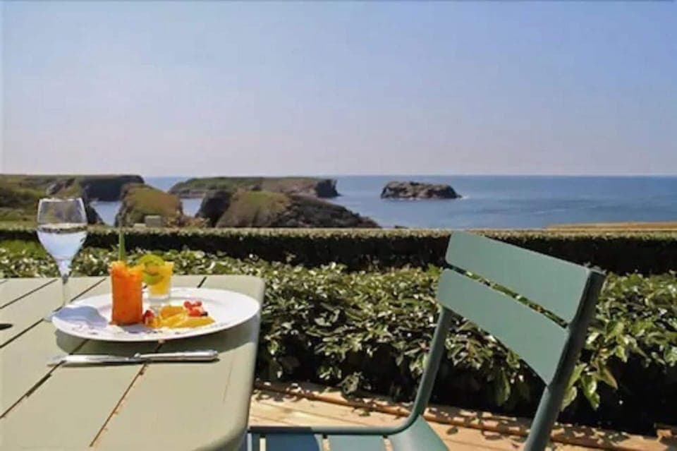 Breakfast, lunch, dinner served; French cuisine, ocean views 