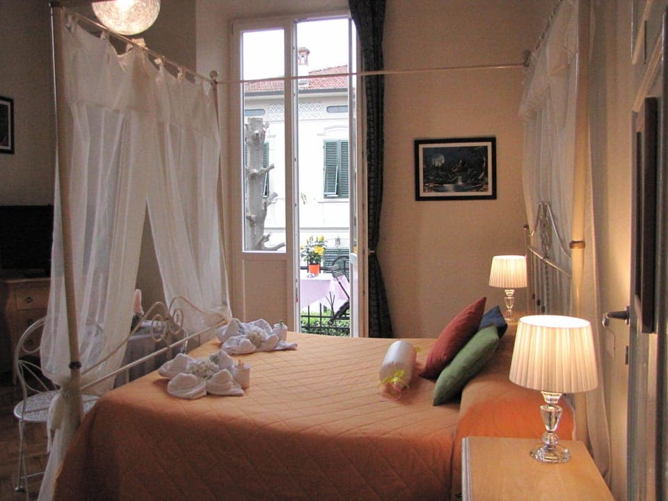 Down comforters, iron/ironing board, free WiFi, bed sheets