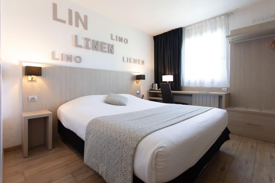 1 bedroom, premium bedding, desk, blackout drapes