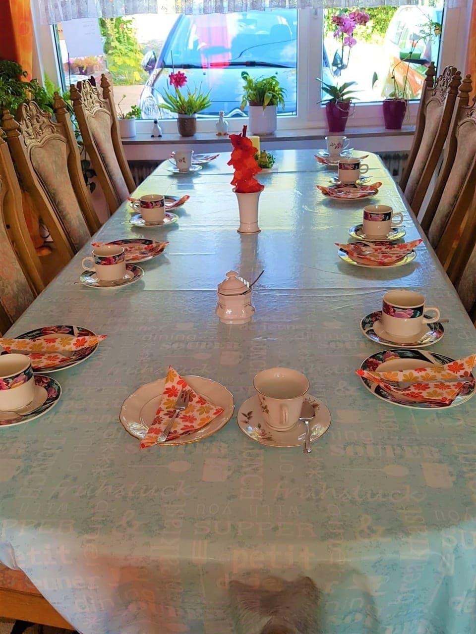 Daily continental breakfast (EUR 10 per person)