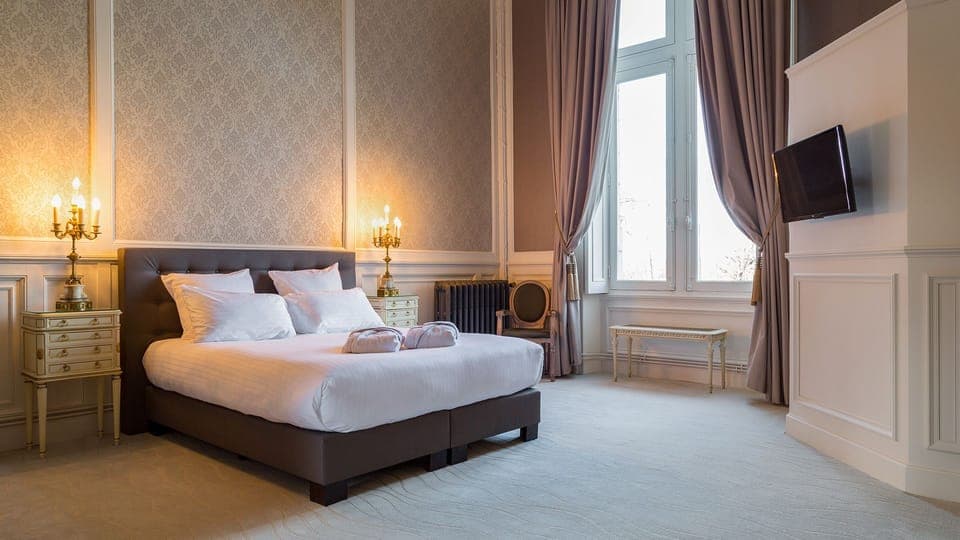 Family Room | Premium bedding, individually decorated, individually furnished, desk