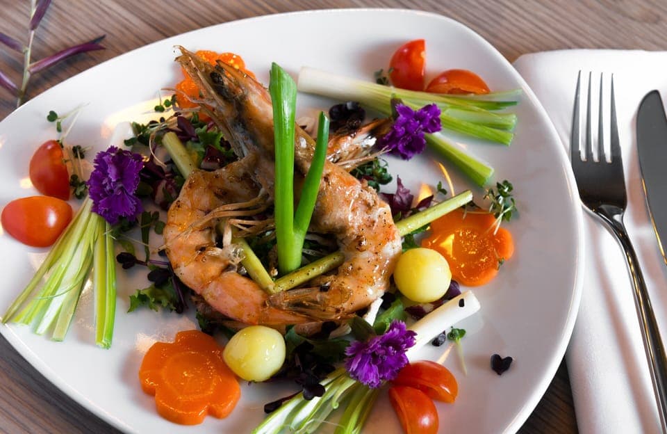 Lunch and dinner served