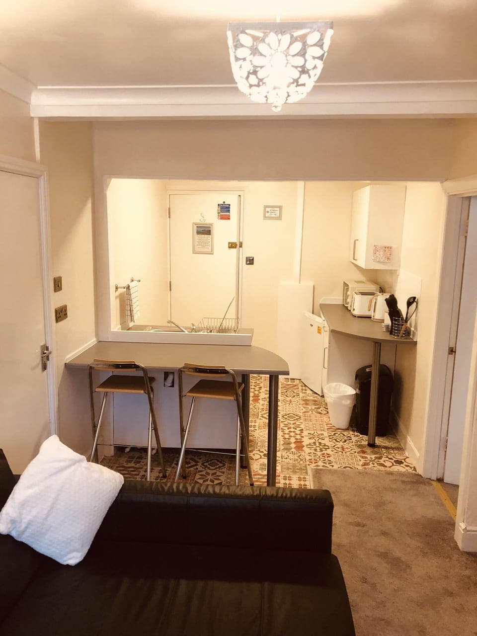 Electric kettle, highchair