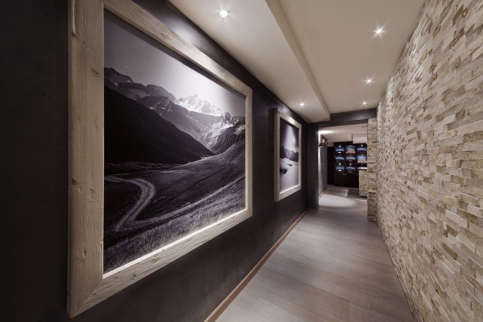 Turkish bath, body treatments, aromatherapy, deep-tissue massages