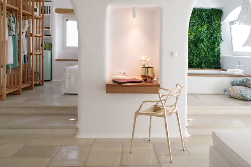 Master Suite, Hot Tub | Egyptian cotton sheets, premium bedding, Select Comfort beds