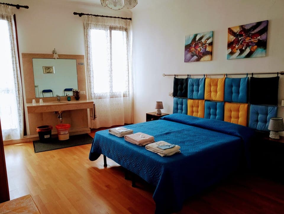 Deluxe Double or Twin Room, Shared Bathroom, Sea View | Premium bedding, desk, iron/ironing board, free WiFi