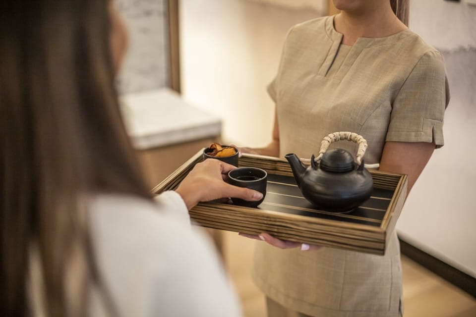 Couples treatment rooms, sauna, steam room, hydrotherapy, aromatherapy