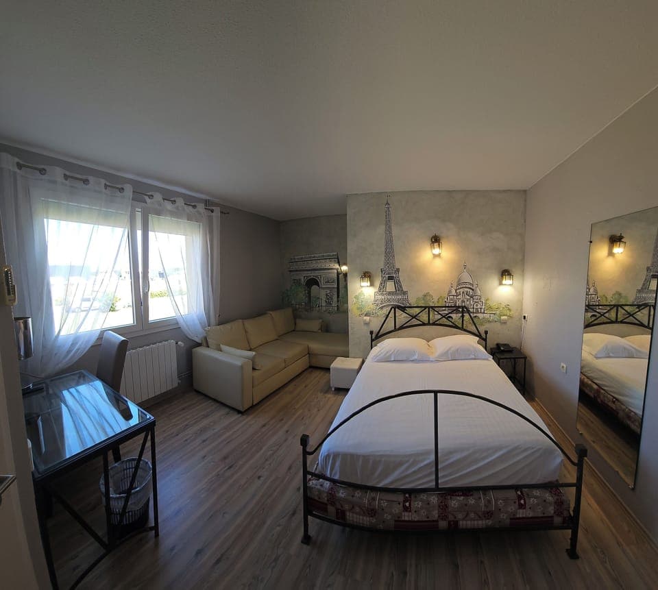 Comfort Double Room | In-room safe, individually decorated, desk, soundproofing